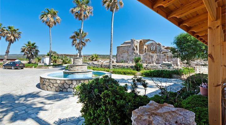 Oasis At Ayfilon Hotel Rizokarpaso Buitenkant foto